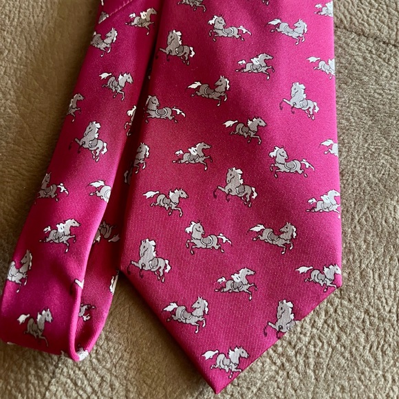 Vintage Hermès Fuchsia Silk Horse Tie
